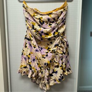 Women’s floral romper from Vici. Size large. Never worn.